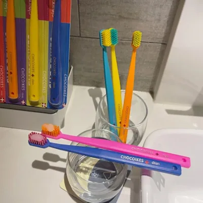 Brosses à dents colorées, lot de 5 – image 2