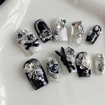 Faux ongles courts carrés à motif floral – image 2