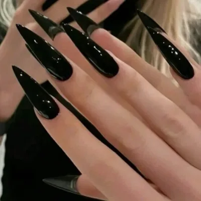 Faux ongles stiletto noirs extra longs